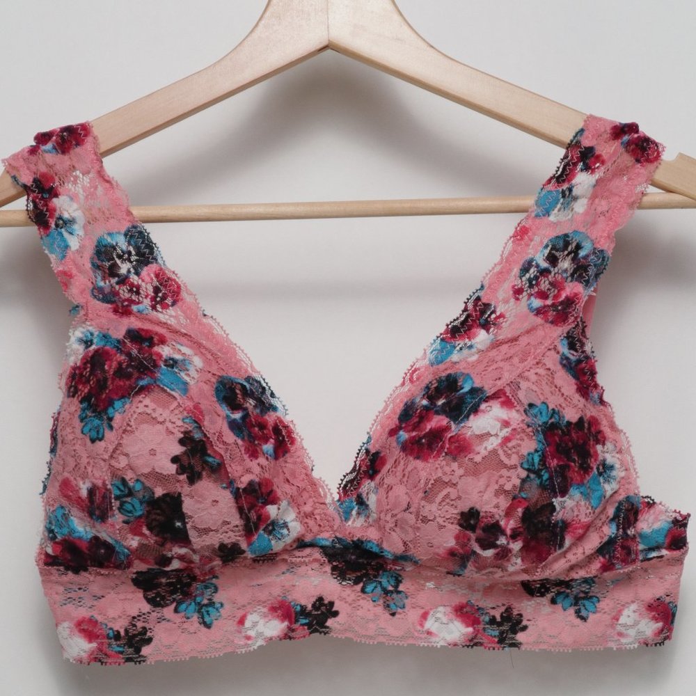 Sexy and Beautiful BRA just be size L pink color